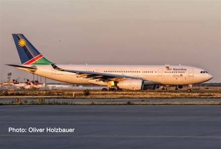 AIRBUS A330-200 AIR NAMIBIA (11,.8 cm)