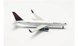 BOEING 767-300 DELTA AIR LINES (11 cm)