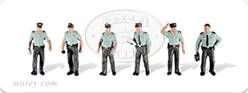 GUARDIA CIVIL EN UNIFORME DE VERANO ANDANDO
