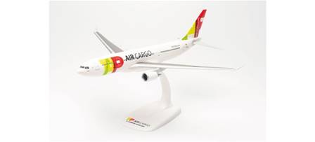 AIRBUS A330-200 TAP AIR CARGO - SEMIMONTADO ESCALA 1/200