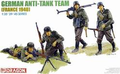 GERMAN ANTI-TANK TEAM