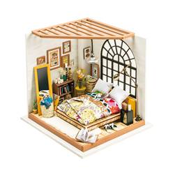 ALICE'S DREAMY BEDROOM (20,3 x 18,4 x 18,7cm)