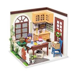 MRS CHARLIE'S DINING ROOM (16 x 12 x 15cm)