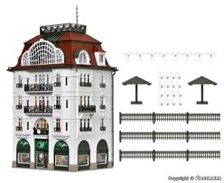 EDIFICIO CON CAFETERIA (12 x 10 x 21,5 cm)