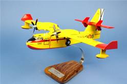 CANADAIR CL 415  (36 x 52 cm)    EN MADERA, ESCALA 1/55