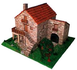 CASA TÍPICA GALLEGA (15 x 13 x13 cm)