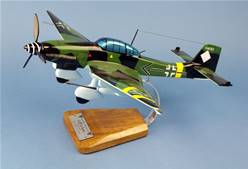 JUNKERS 87 STUKA (36 x 48)  EN MADERA, ESCALA 1/32