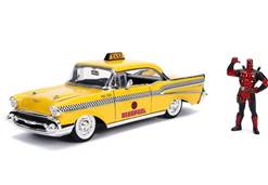 CHEVROLET BEL AIR TAXI 1957 CON FIGURA DEADPOOL