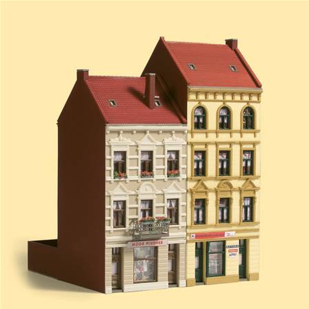 DOS CASAS DE CIUDAD (7,7 x 15,2 x 18 cm Y 7,7 x 15,2 x 21 cm)