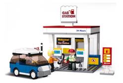 GASOLINERA CON COCHE