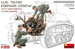 US TANK REPAIR CREW WITH CONTINENTAL W-670 ENGINE